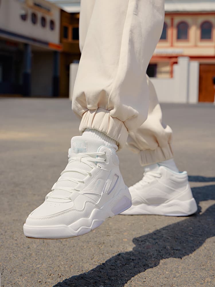 ハイカットスニーカー 定番 洗練された都会派 ハイカット スポーツシューズ 歩きやすい 軽量 シンプル クッション