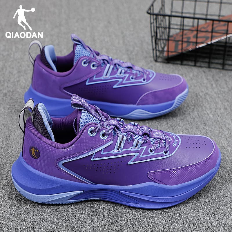 ハイカットスニーカー 人気 バスケットボール 部活 スポーツ グリップ力 安定感 クッション性 耐久性 疲れにくい かっこいい 通気性