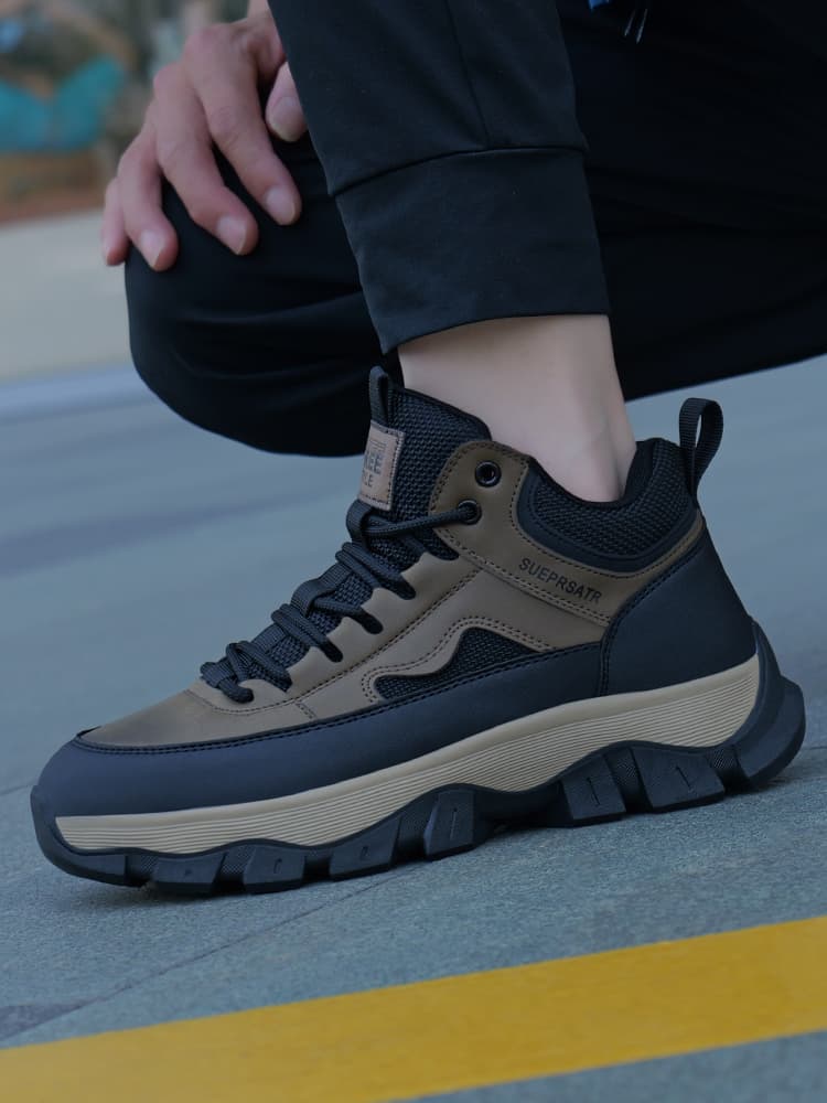 ハイカットスニーカー アウトドア トレッキング 通気性 グリップ力 アウトドア カジュアル 耐久性 スポーティー 機能性 履きやすい