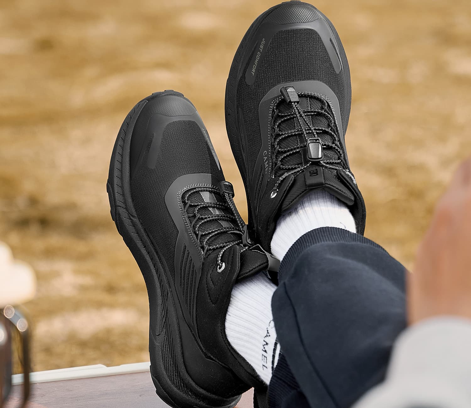 【トレイル・マスター】CAMEL アウトドアスニーカー オールブラック | クイックレースシステム 高機能テックソール キャンプ・アクティブ