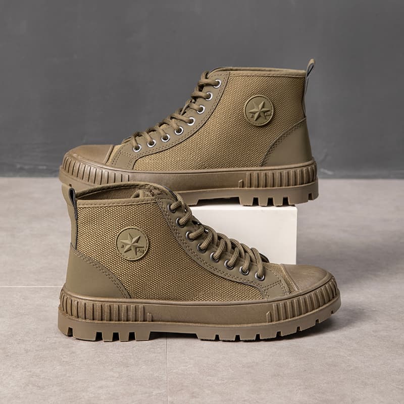 【漆黒の堅牢美】オールブラック ハイカットスニーカー | 厚底 ミリタリーソール 異素材コンビ タフデザイン