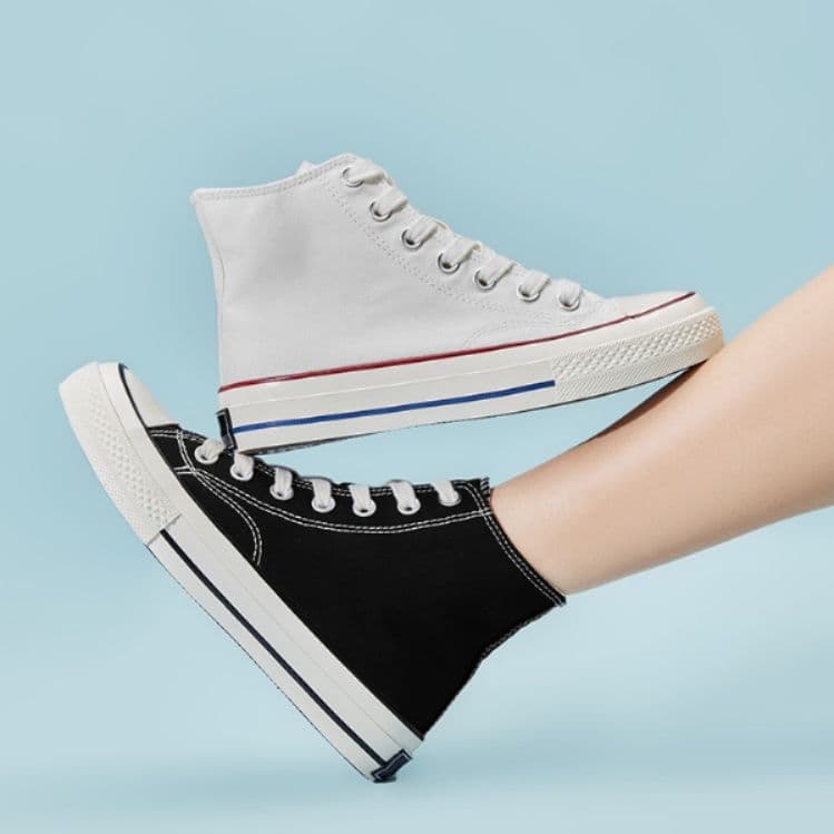 【アーバン・レトロ】バイカラー ハイカットスニーカー ベージュ×ブラック | 厚底 コートスタイル ストリート