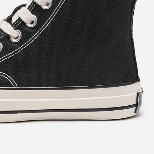 【アーバン・レトロ】バイカラー ハイカットスニーカー ベージュ×ブラック | 厚底 コートスタイル ストリート