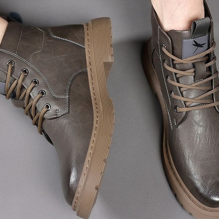 ハイカットスニーカー 定番 本革 耐久性 カジュアル グリップ力 安定感 スタイリッシュ アウトドア 快適歩行 衝撃吸収 かっこいい