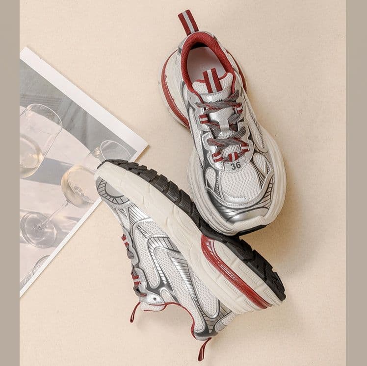 ハイカットスニーカー 部活 スポーツ ランニング 軽快 スポーティー 厚底ソール クッション性 疲れにくい 通気性 メッシュ素材