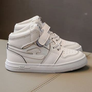 ハイカットスニーカー カジュアル シンプル 可愛い かわいい 目立つ 遊び心 おしゃれ 通気性 履き心地 歩きやすい クッション