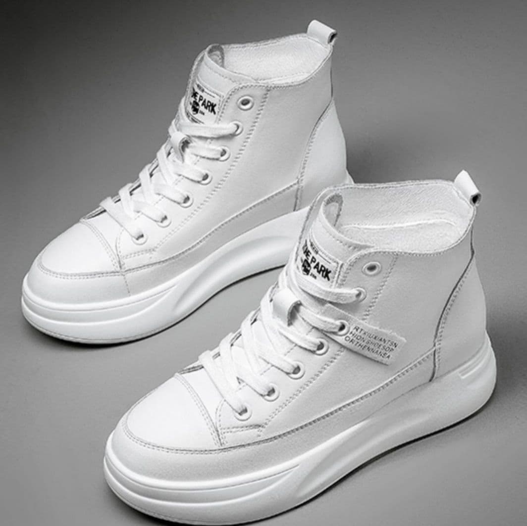 ハイカットスニーカー 好評 スタイルアップ おしゃれ かっこいい シンプル 日常使い デイリーコーデ 歩きやすい クッション