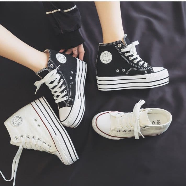 ハイカットスニーカー 脚長効果 厚底靴 ボリュームソール カジュアル シンプル 可愛い デイリーコーデ 伸長効果 歩きやすい クッション