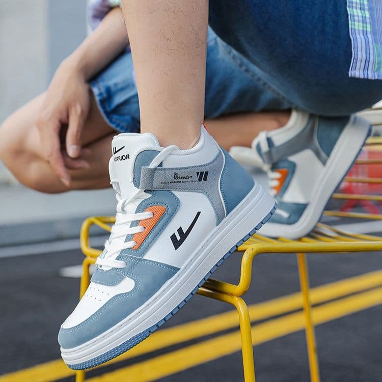 ハイカットスニーカー スポーツ ランニング 学校 部活 疲れにくい 痛くならない 履きやすい 歩きやすい クッション 安定感