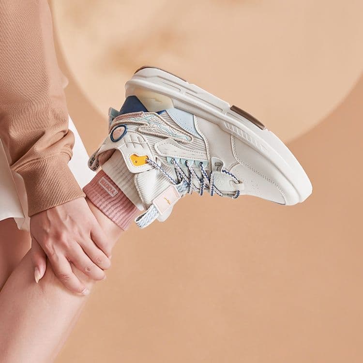 ハイカットスニーカー ストリート 学校 部活 スポーツ ランニング バスケットシューズ ヒップホップ 軽量設計 クッション性