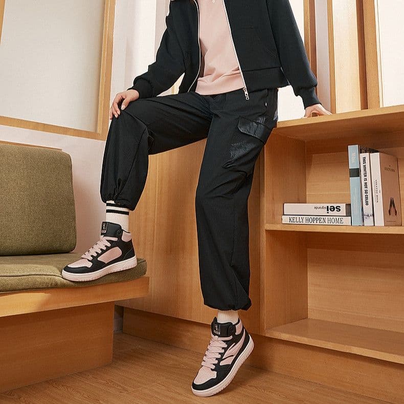 ハイカットスニーカー パステル スタイリッシュ おしゃれ スタイリッシュ きれいめ 疲れにくい 通気性 メッシュ素材 脚長効果