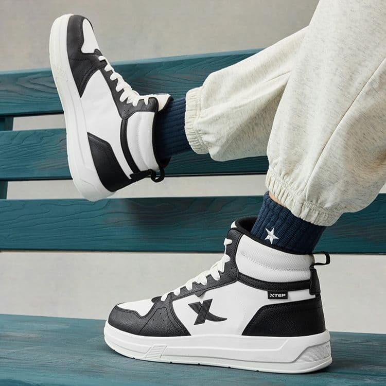 ハイカットスニーカー スポーティモダン ハイカット