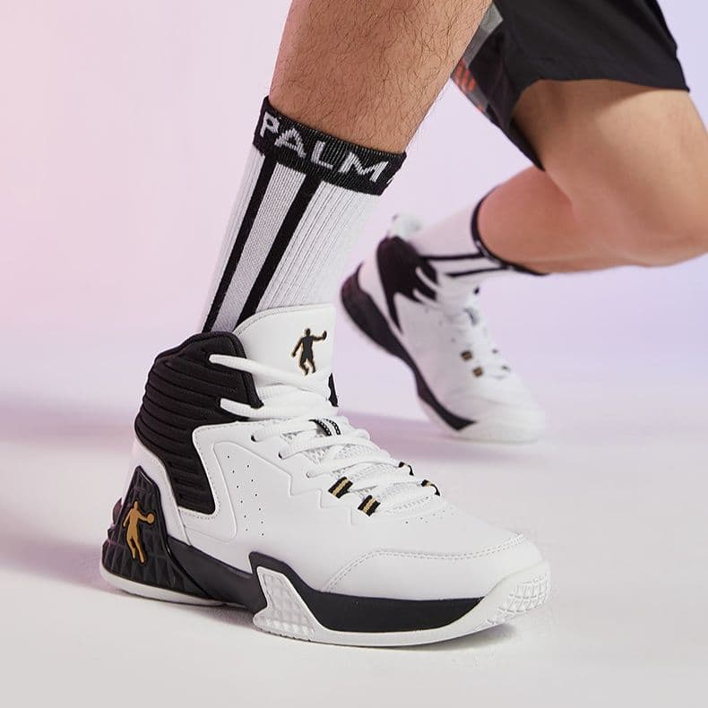 ハイカットスニーカー かっこいい 目立つ 学校 部活 スポーツ ランニング バスケットシューズ 通気性 軽量 衝撃吸収 耐摩耗性