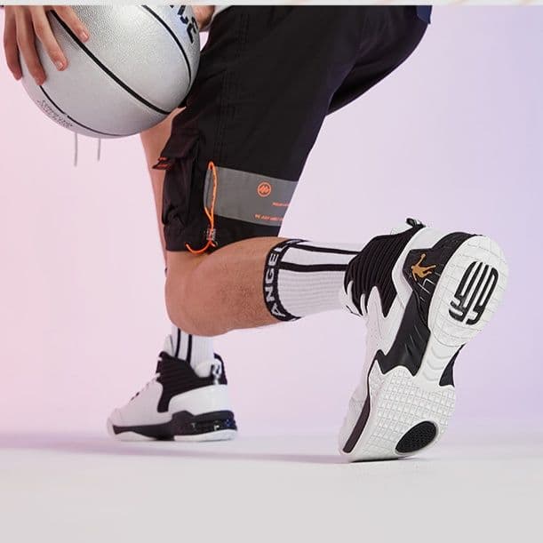 ハイカットスニーカー かっこいい 目立つ 学校 部活 スポーツ ランニング バスケットシューズ 通気性 軽量 衝撃吸収 耐摩耗性