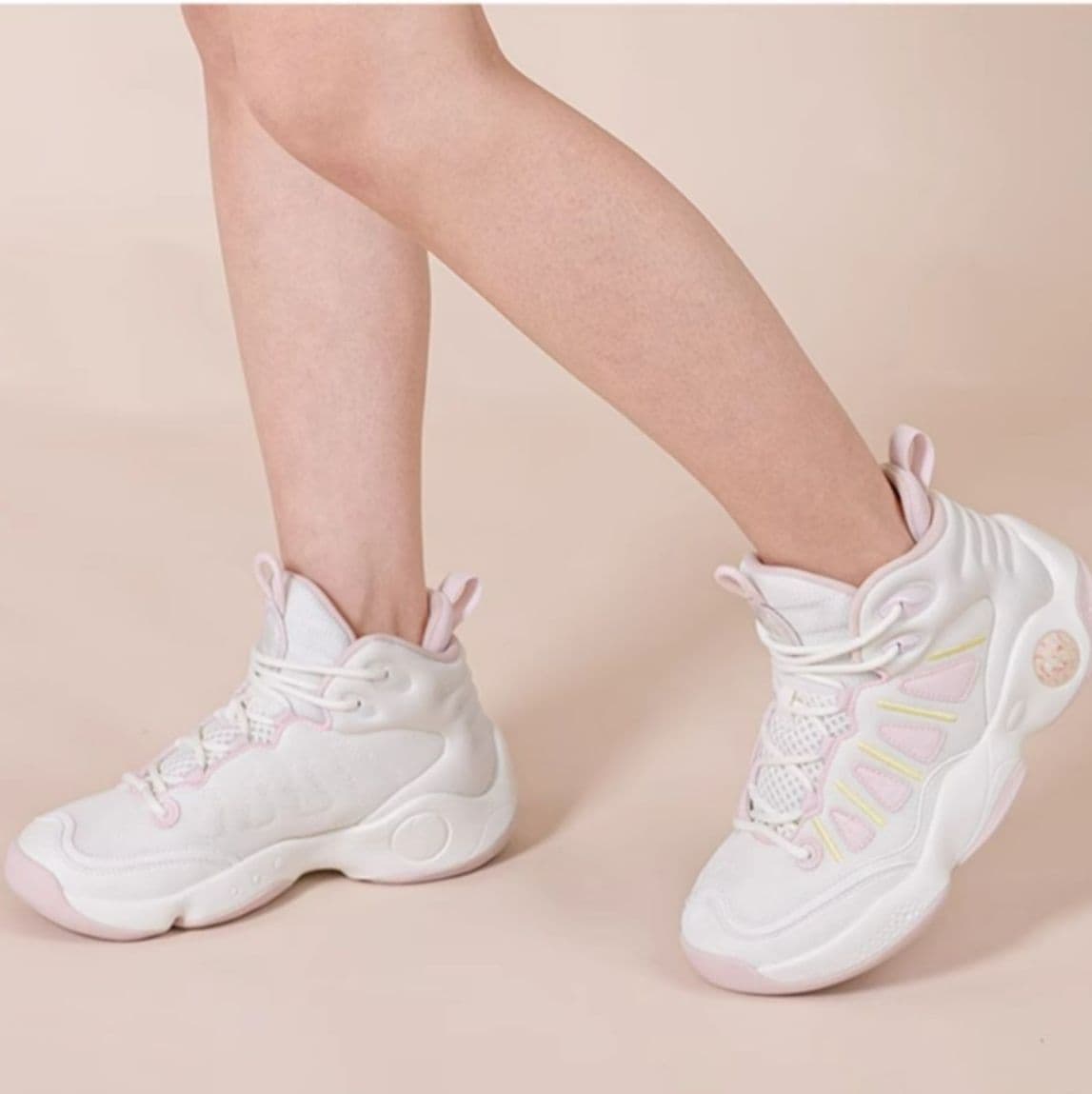 ハイカットスニーカー 美脚 クッション サポート力 安定感 疲れにくい 痛くならない スポーツ 通学 学校 部活 おしゃれ きれいめ