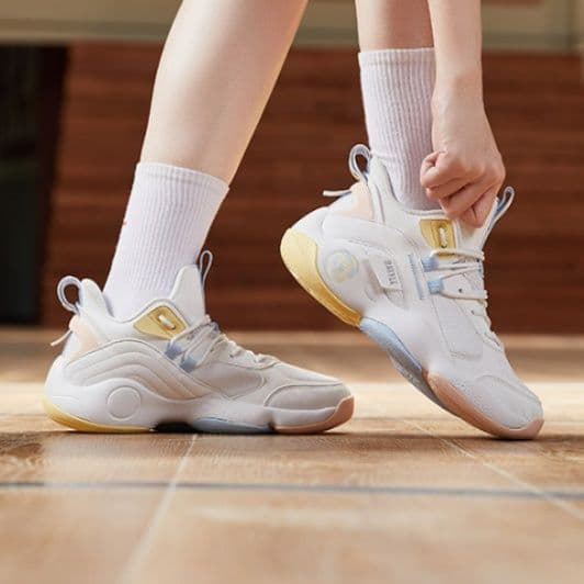 ハイカットスニーカー 美脚 クッション サポート力 安定感 疲れにくい 痛くならない スポーツ 通学 学校 部活 おしゃれ きれいめ