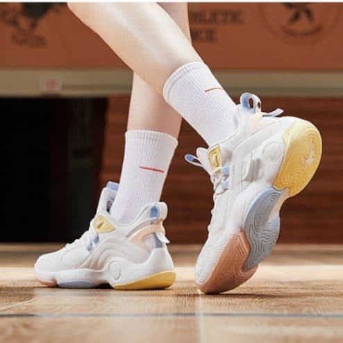 ハイカットスニーカー 美脚 クッション サポート力 安定感 疲れにくい 痛くならない スポーツ 通学 学校 部活 おしゃれ きれいめ