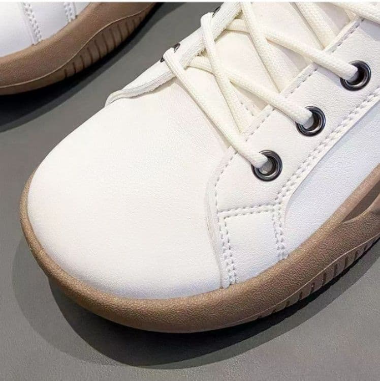ハイカットスニーカー カジュアル シンプル かわいい スタイリッシュ きれいめ 厚底靴 デイリーユース 日常使い 疲れにくい 安定感