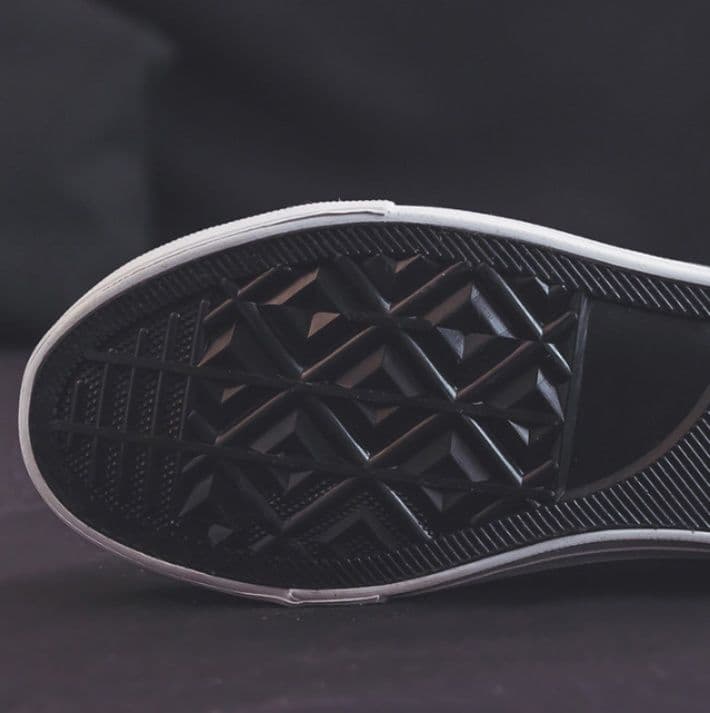 ハイカットスニーカー クッション性 厚底ソール カジュアル 履きやすい 歩きやすい シンプル かわいい デイリーユース 通学 学校