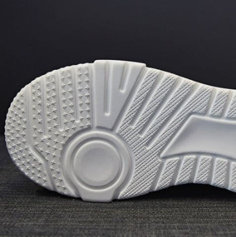 ハイカットスニーカー 厚底デザイン 伸長効果 疲れにくい クッション性 通勤 通学 日常使い デイリーユース 履きやすい 歩きやすい