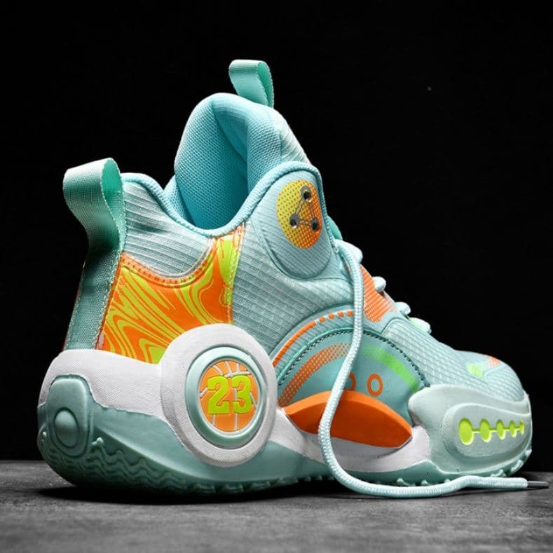 ハイカットスニーカー かっこいい 履きやすい スポーツ カジュアル 通気性 クッション 衝撃吸収 グリップ力 部活 目立つ 疲れにくい