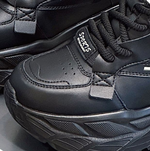 ハイカットスニーカー 厚底 身長アップ効果 安定感 履きやすい 脚長効果 スタイルアップ かわいい 伸長効果 シンプル ボリューム