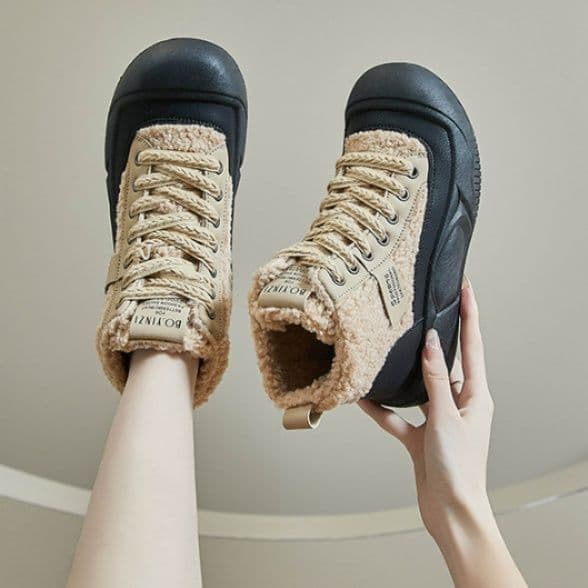 ハイカットスニーカー もこもこ 厚底 秋 冬 ボア素材 安定感 耐久性 スタイルアップ かわいい すべりにくい カジュアルコーデ