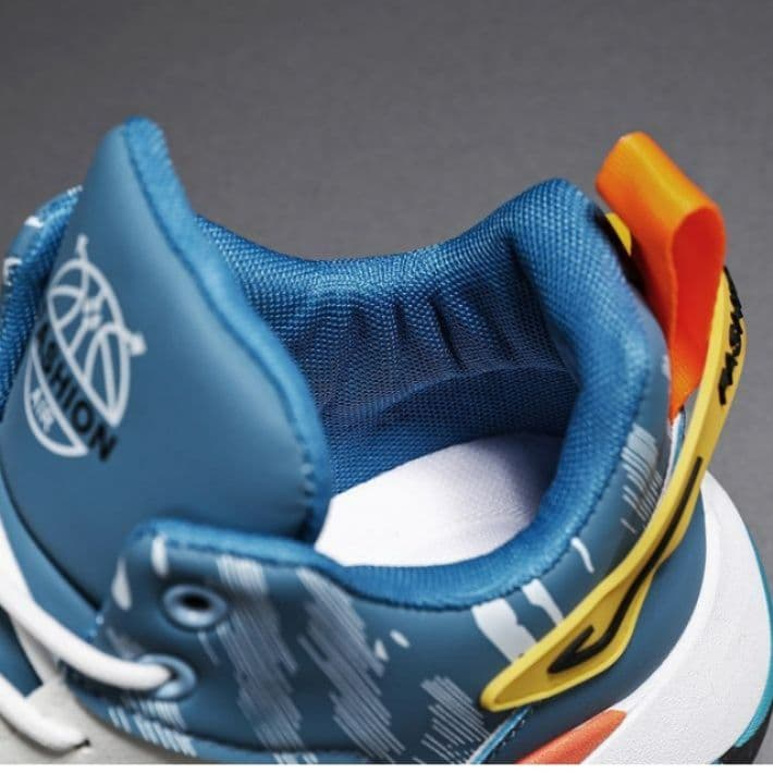 ハイカットスニーカー 疲れにくい 痛くならない 履きやすい 歩きやすい クッション 安定感 デイリーユース 日常使い 快適歩行