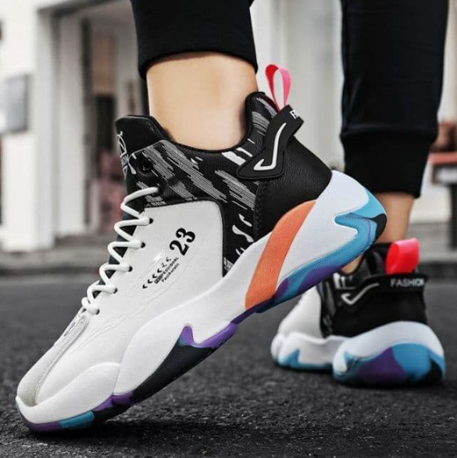 ハイカットスニーカー 疲れにくい 痛くならない 履きやすい 歩きやすい クッション 安定感 デイリーユース 日常使い 快適歩行