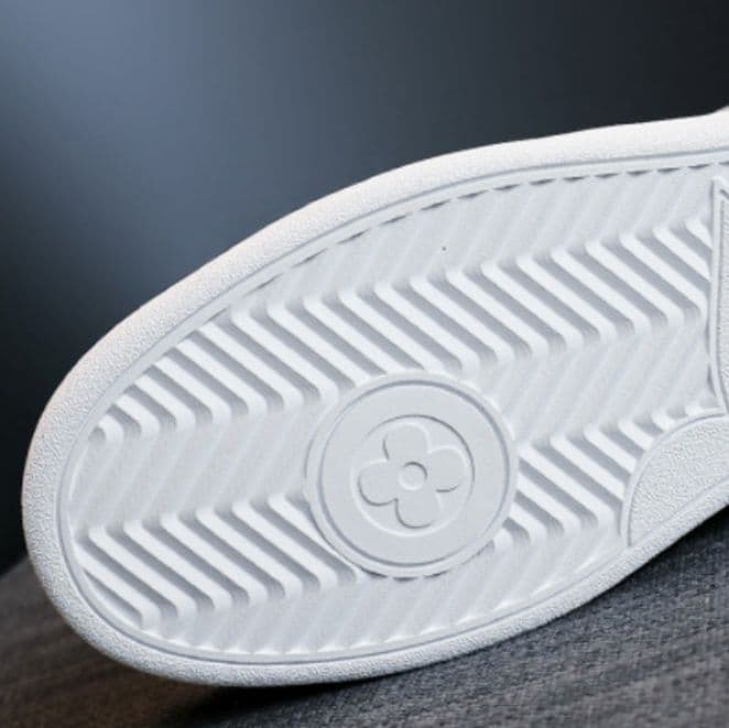 ハイカットスニーカー シンプル カジュアル 安定感 厚底ソール 上質な本革素材 ボリュームソール クッション  衝撃吸収 グリップ力