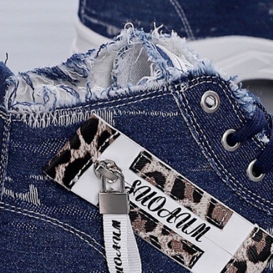 ハイカットスニーカー ダメージデニム 厚底ソール カジュアル デイリーコーデ スタイルアップ かわいい 学校 日常使い 履きやすい