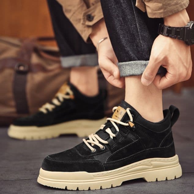 ハイカットスニーカー スエード調 耐久性 厚底ソール 日常使い アウトドア クッション性 グリップ力 スタイリッシュ レースアップデザイン