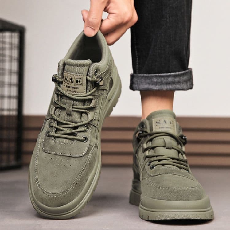 ハイカットスニーカー スエード調 耐久性 厚底ソール 日常使い アウトドア クッション性 グリップ力 スタイリッシュ レースアップデザイン