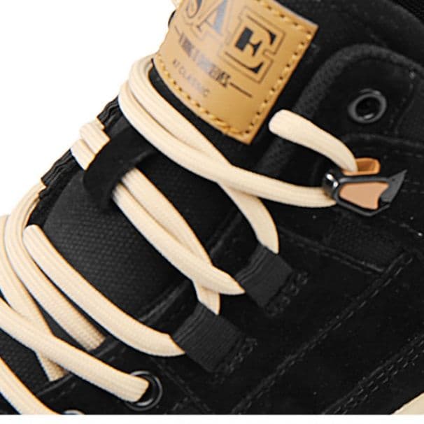 ハイカットスニーカー スエード調 耐久性 厚底ソール 日常使い アウトドア クッション性 グリップ力 スタイリッシュ レースアップデザイン