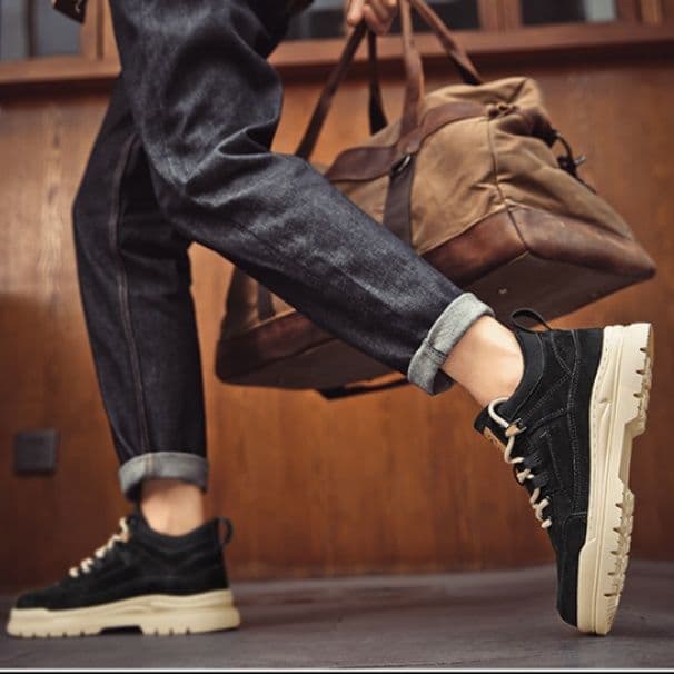 ハイカットスニーカー スエード調 耐久性 厚底ソール 日常使い アウトドア クッション性 グリップ力 スタイリッシュ レースアップデザイン