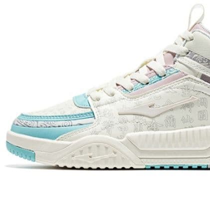 ハイカットスニーカー 和風模様入り 青白 スポーツ 存在感 ボリュームソール カジュアル 目立つ 通勤 通学 デイリーユース 履きやすい