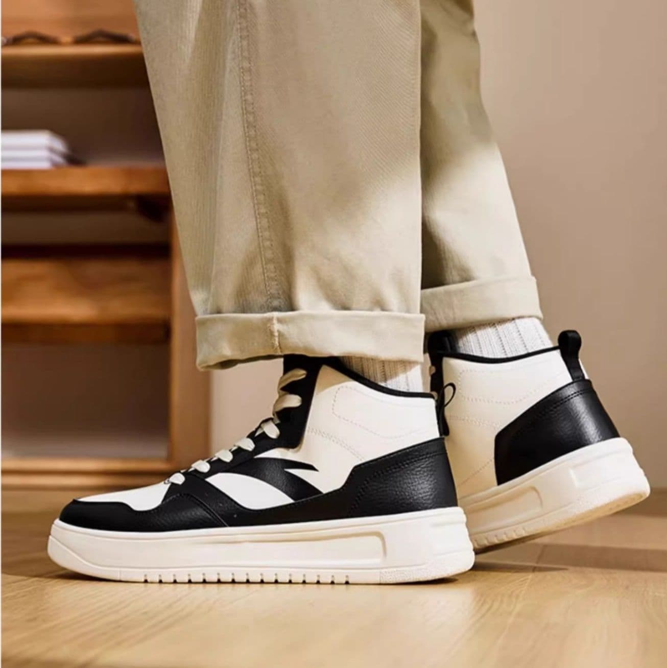 ハイカットスニーカー 都会的 バスケット スポーツ 通学 学校 通気性 カジュアル 履きやすい 疲れにくい ウォーキング