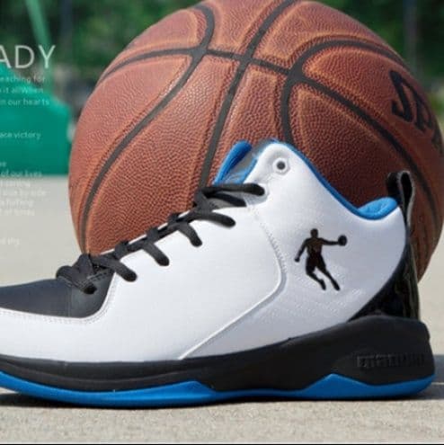 ハイカットスニーカー 快適 バスケットボール スポーツ 部活 学校 軽量 履きやすい 滑り止め 衝撃吸収性 安定感 ボリュームソール