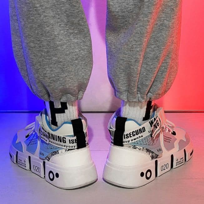 ハイカットスニーカー かっこいい 目立つ 遊び心 ストリート系 厚底設計 カジュアル デイリーコーデ ストリート 履きやすい 通気性