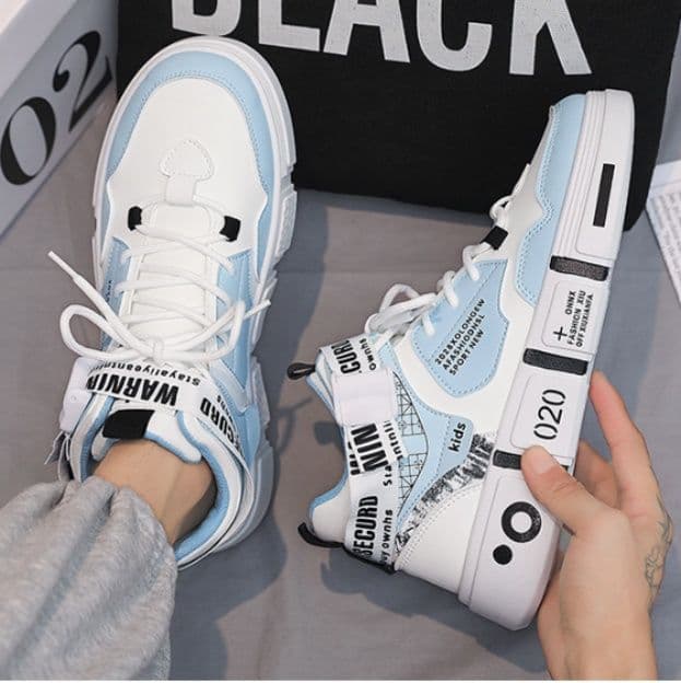 ハイカットスニーカー かっこいい 目立つ 遊び心 ストリート系 厚底設計 カジュアル デイリーコーデ ストリート 履きやすい 通気性