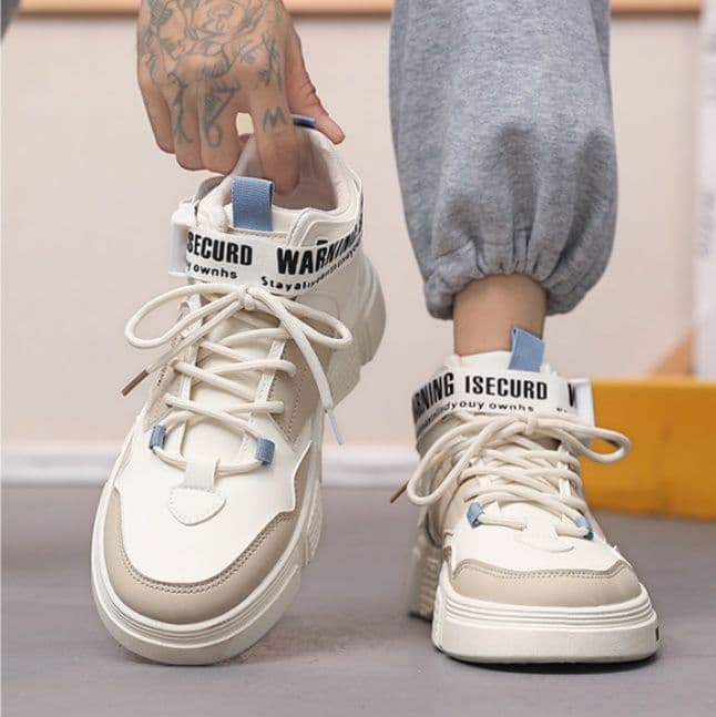 ハイカットスニーカー かっこいい 目立つ 遊び心 ストリート系 厚底設計 カジュアル デイリーコーデ ストリート 履きやすい 通気性