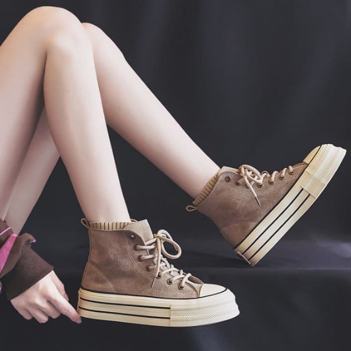 ハイカットスニーカー 二重襟ニット 厚底ソール カジュアル 安定感 スタイルアップ おしゃれ デイリーユース ニット素材 脚長効果