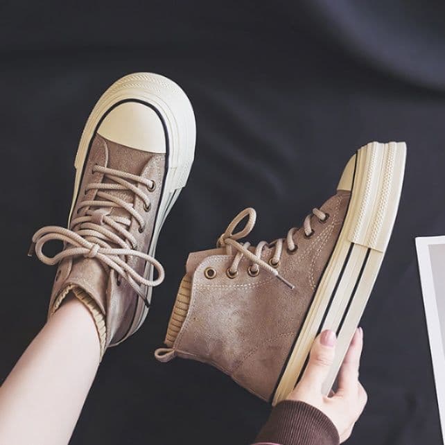 ハイカットスニーカー 二重襟ニット 厚底ソール カジュアル 安定感 スタイルアップ おしゃれ デイリーユース ニット素材 脚長効果