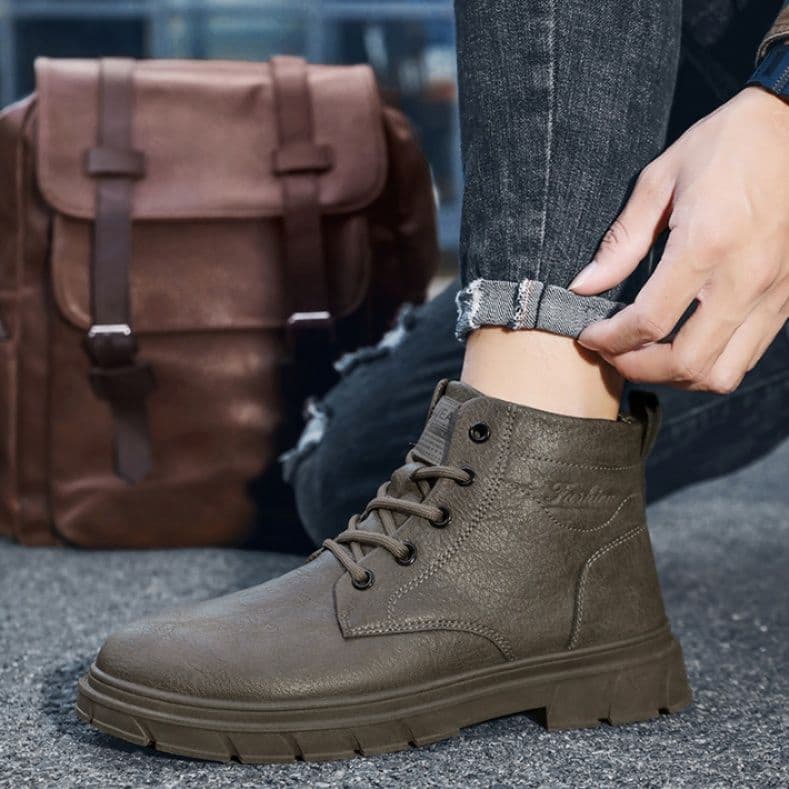 ハイカットスニーカー 定番 クール シンプル 高級感 かっこいい 厚底ソール クッション性 スタイリッシュ ビジネス 歩きやすい 通勤