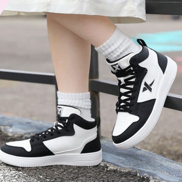 ハイカットスニーカー オールシーズン スタイルアップ かわいい 通学 ランニング 部活 デイリーユース 履きやすい 歩きやすい 安定感