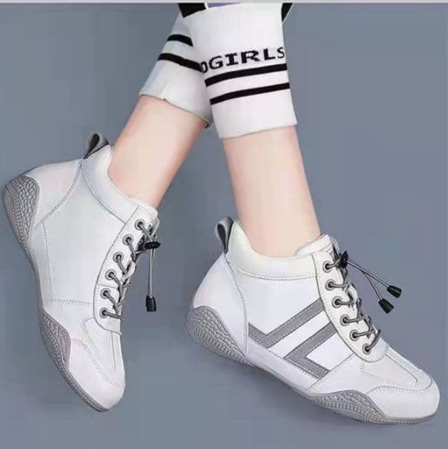 ハイカットスニーカー 定番 疲れにくい 履きやすい 歩きやすい カジュアル シンプル 痛くならない クッション性 安定感 日常使い