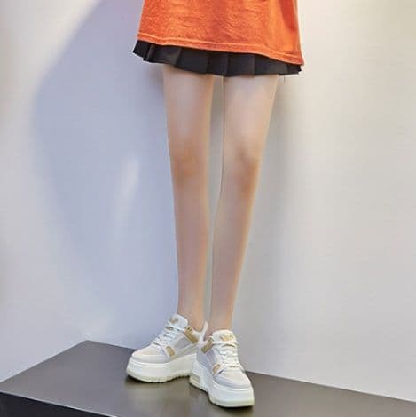 ハイカットスニーカー 厚底デザイン 伸長効果 疲れにくい クッション性 通勤 通学 日常使い デイリーユース 履きやすい 歩きやすい