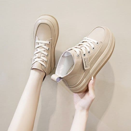 ハイカットスニーカー 本革 伸長効果 厚底 身長アップ効果 履きやすい キレイめ 疲れにくい 快適歩行 スタイリッシュ デイリーコーデ