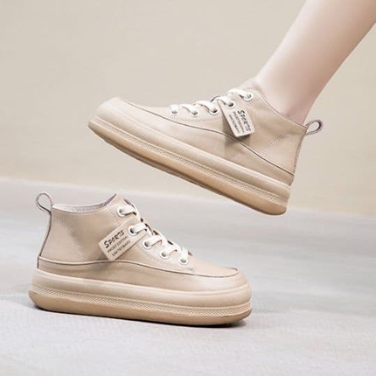 ハイカットスニーカー 本革 伸長効果 厚底 身長アップ効果 履きやすい キレイめ 疲れにくい 快適歩行 スタイリッシュ デイリーコーデ