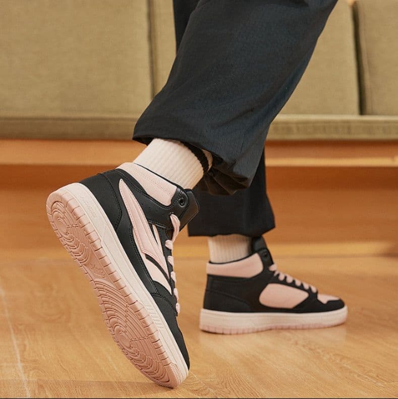 ハイカットスニーカー パステル スタイリッシュ おしゃれ スタイリッシュ きれいめ 疲れにくい 通気性 メッシュ素材 脚長効果